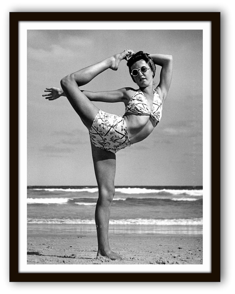 Lustige Frau Gym am Strand Foto druckbare Vintage Foto Etsy