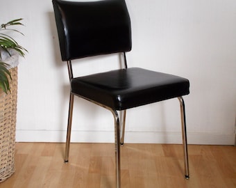 Vintage meeting chair from the 1960s in square steel tube and chrome in the style of Pierre Guariche