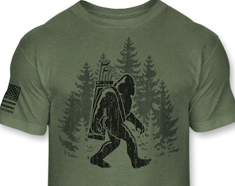 Bigfoot Golfer T-Shirt - Funny Sasquatch Golfing shirt - Bigfoot Golf silhouette shirt - Outdoor Athletic blend Tee Shirt - A176