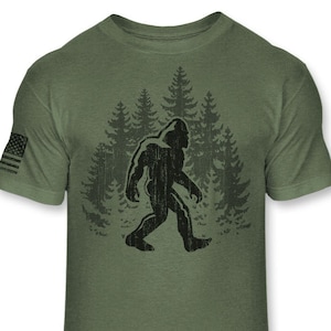 Bigfoot In The Forest T-Shirt Sasquatch Yeti Bigfoot In The Forest T-Shirt Sasquatch Yeti