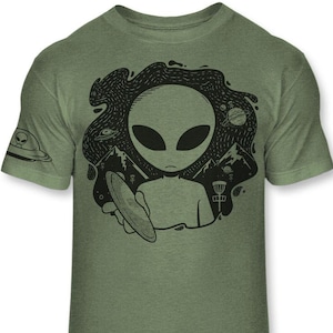 Alien Disc Golf Shirt - UFO Disc Golfing T-Shirt - Funny disc golf Alien in space - Sci-Fi Cryptid Outdoor Athletic blend T-Shirt - C007