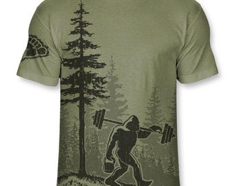Bigfoot Weightlifting T Shirt – Funny Sasquatch Gym Workout Graphic Tee, Fitness Shirt for Men, Ultra Soft Blend, No-Feel Print – F004