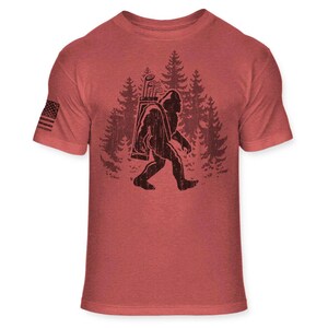 Bigfoot Golfer T-Shirt - Funny Sasquatch Golfing Shirt - Bigfoot Silhouette Golf Shirt - Soft Blend Athletic Tee - A176 Heather Red