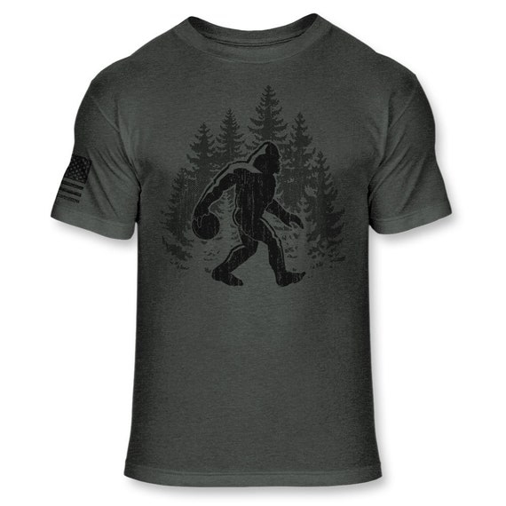 Funny Bigfoot Metal Detecting T-Shirt With Distressed Look Funny Bigfoot Metal Detecting T-Shirt With Distressed Look