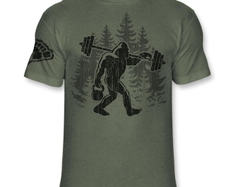 Funny Bigfoot Weightlifting T-Shirt: Sasquatch Gym Workout Tee - B283