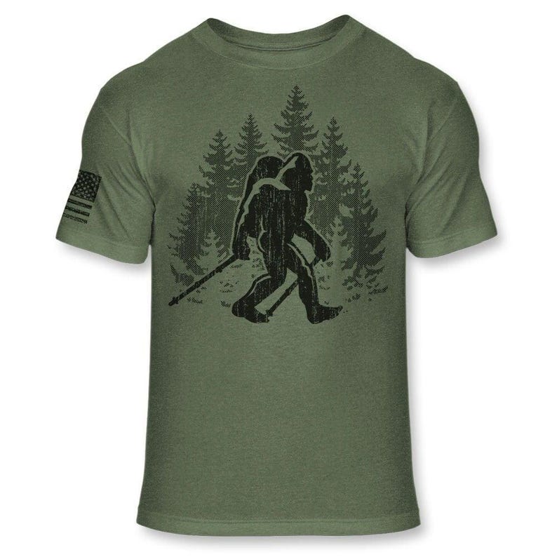 Bigfoot Hiker T-Shirt - Funny Sasquatch Hiking shirt - Bigfoot Backpacking shirt - Trekking Athletic Soft Blend Tee - A186 Heather Army Green