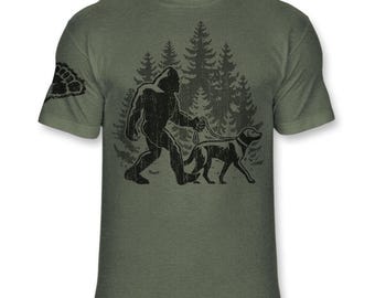 Bigfoot Dog Walking T-Shirt: Funny Sasquatch Dog Parent Gift - Soft Blend Tee - B486