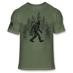 Bigfoot Golfer T-Shirt - Funny Sasquatch Golfing Shirt - Bigfoot Silhouette Golf Shirt - Soft Blend Athletic Tee - A176 Heather Army Green