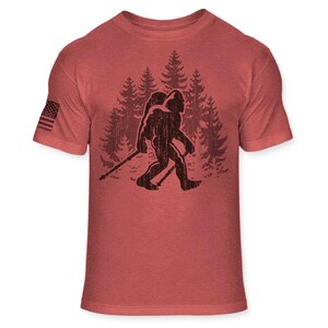 Bigfoot Hiker T-Shirt - Funny Sasquatch Hiking shirt - Bigfoot Backpacking shirt - Trekking Athletic Soft Blend Tee - A186 Heather Red