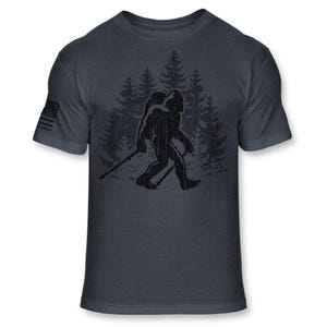 Bigfoot Hiker T-Shirt - Funny Sasquatch Hiking shirt - Bigfoot Backpacking shirt - Trekking Athletic Soft Blend Tee - A186 Heather Navy Blue