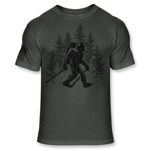 Bigfoot Hiker T-Shirt - Funny Sasquatch Hiking shirt - Bigfoot Backpacking shirt - Trekking Athletic Soft Blend Tee - A186 Heather Dark Gray