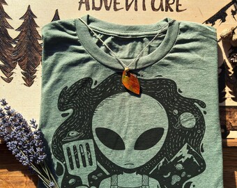 Funny Alien Barbecuing UFO Soft Blend T-Shirt - C026