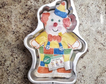 Cute Clown Wilton Cake Pan Vtg 2105-6711 Birthdays Retired Jello Mold Tin Party