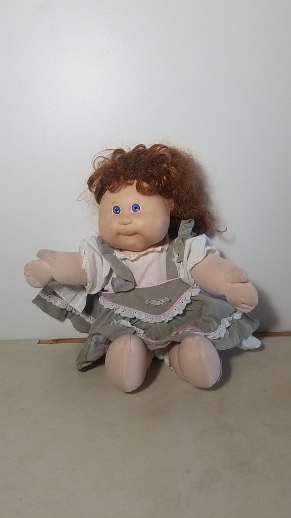 cabbage patch doll brown hair blue eyes