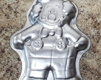 Cute Clown Wilton Cake Pan Vtg 2105-6711 Birthdays Retired Jello Mold Tin Party