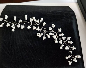 Delicate bridal/bridesmaids/flowergirl/communion hair vine 18 to 25 pounds depending upon length