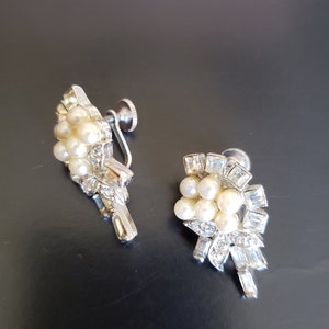 Vintage Silvertone Rhinestone and Faux Pearl Earrings Screw Backs image 2