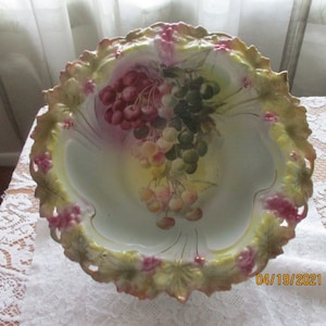 Rare Royal Bayreuth Fruit Bowl, Grape Motif, Wedding Gift, Christmas Gift, Table Decor, Home Decor, Collector Royal Bayreuth