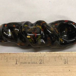 BOGART 3 1/2" Ceramic Twisted Pipe Czarna z Wielokolorowymi Kryształkami