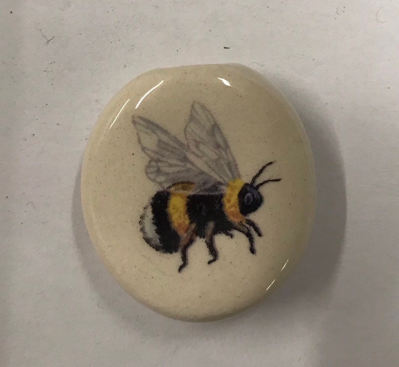 Bee positiv Biene graviert auf Taschenaschenbecher – Geschenke-Macher