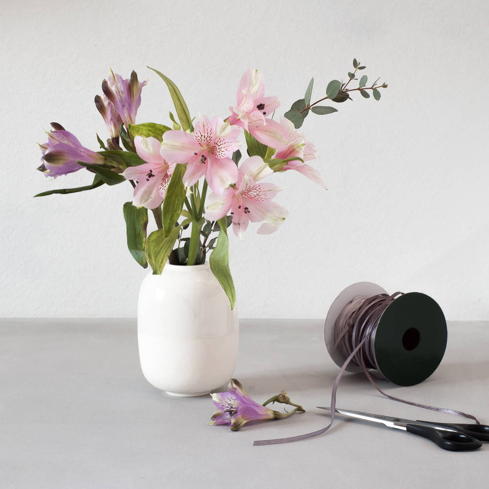 Small White Vase Minimalist Decor Porcelain Bud Vase White Etsy