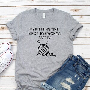 Knitters Shirt, Funny Knitting Gift, Knitting Shirts, Knitting Llama Shirt, Knitting T Shirt, Gift for Knitter, Gift for Wife, Gift for Mom