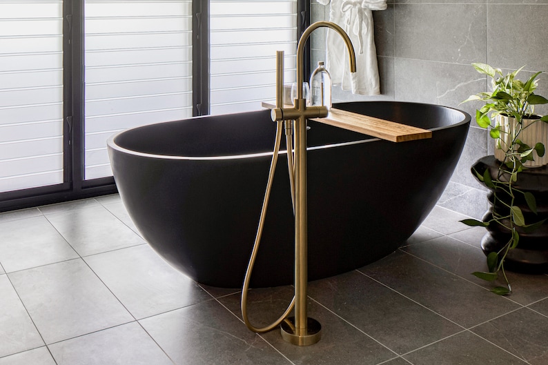 Caddie de bain  Planche de bain avec fente pour verre à vin image 10