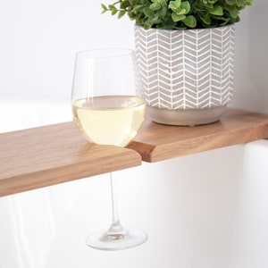 Caddie de bain  Planche de bain avec fente pour verre à vin image 6