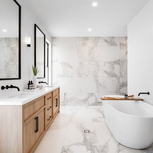 Caddie de bain  Planche de bain avec fente pour verre à vin image 4