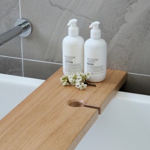 Caddie de bain  Planche de bain avec fente pour verre à vin image 2