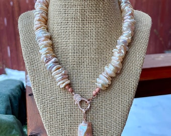 Heshi Peach Color Pearl Necklace With Baroque Pearl Pendant