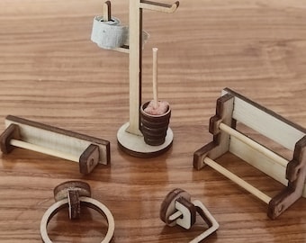 Miniatyr toalettartiklar (5 delar) - Dockhustillbehör i skala 1/6