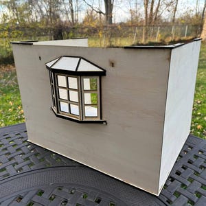 1/6 Scale Dollhouse Room Box with Bay Window: Photography Display