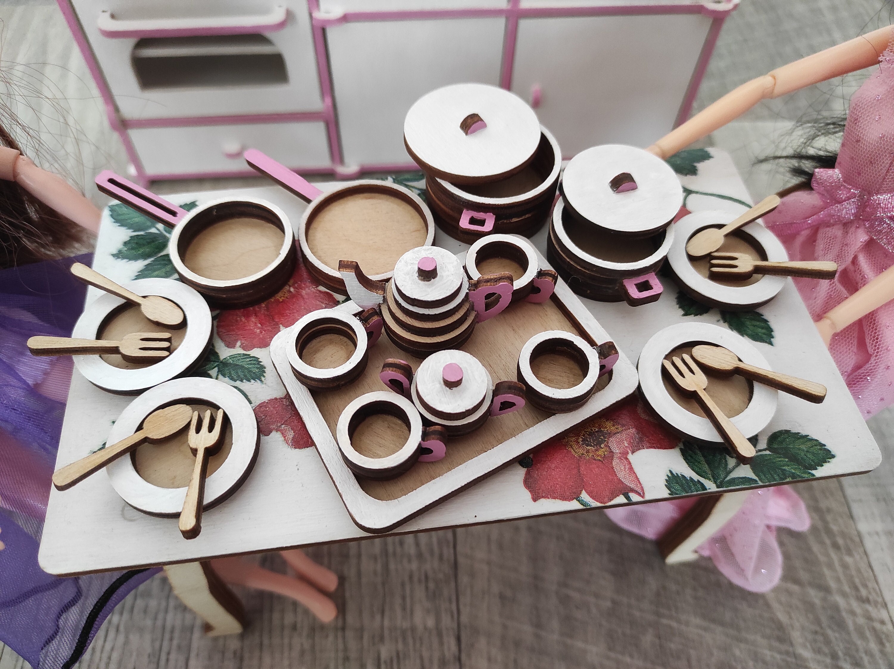 Doll ドールハウス ミニチュア　キッチン　食器 お皿 ミニチュアドールキッチン用品セット - 1:6スケールの食器23個とDIY
