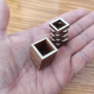 Miniature Vases Set of 2 – Unpainted Wooden Dollhouse Decor – 1:6 Scale Flower Pots – DIY Mini Vases for Dioramas & Scenes