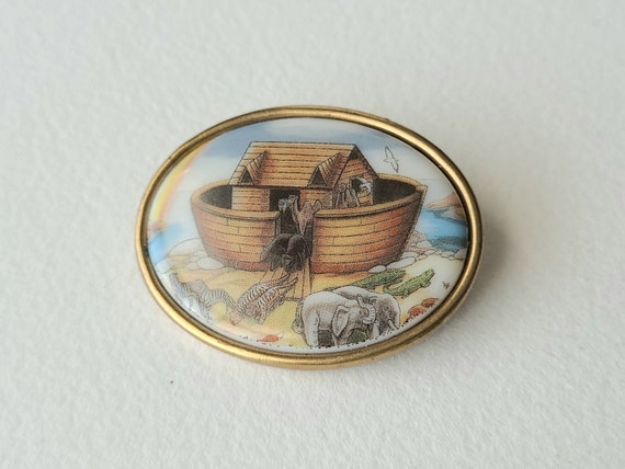 Vintage Noah's ark oval porcelain goldtone brooch… - image 6