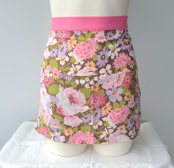 Vintage handmade cotton retro floral pattern two pocket half apron, with Hot Pink polyester, 12" x 15", each tie end is 21"