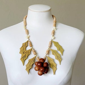 Vintage chunky wood necklace, Macadamia nuts and leaves, 25&quot;,  Autumn