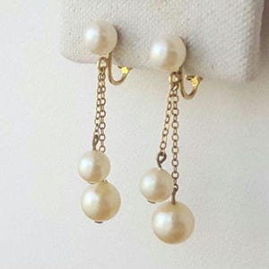 Vintage faux Pearl gold tone clip on dangle earrings, Pearl and chain dangle stud earrings,
