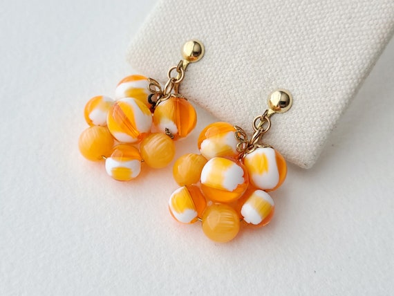 upcycled vintage orange and white acrylic bead cl… - image 3
