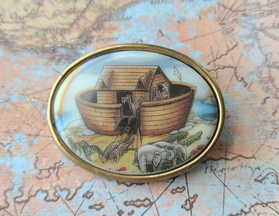 Vintage Noah's ark oval porcelain goldtone brooch… - image 2