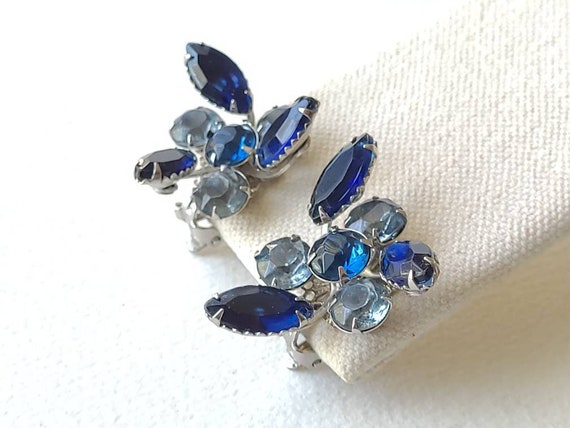Vintage blue mix rhinestone swedged silvertone clip earrings, marquise, and round, unbranded View 3