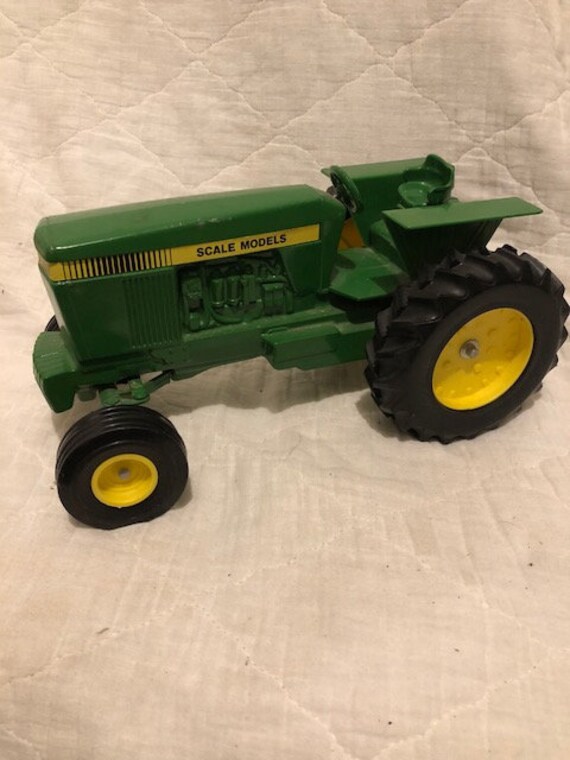 tractor john deere a escala