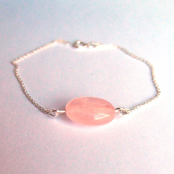 Bracelet fin argent massif, perle ovale pierre fine quartz rose clair transparent, bracelet très léger délicat couleur pastel