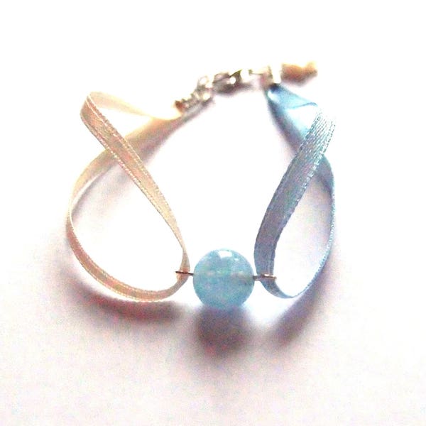 Bracelet rubans satin bleu clair et beige, perle aigue-marine bleu pastel pâle, argent massif, bracelet mignon fin délicat