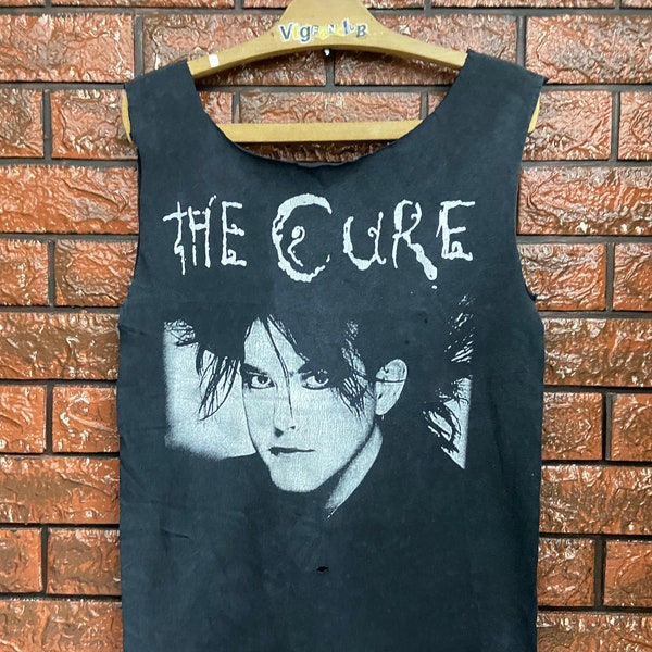 Vintage The Cure Distressed Top Tank  T Shirt / Glam rock / Postpunk / Gothic Punk / Robert Smith / Vintage Punk T Shirt Size S