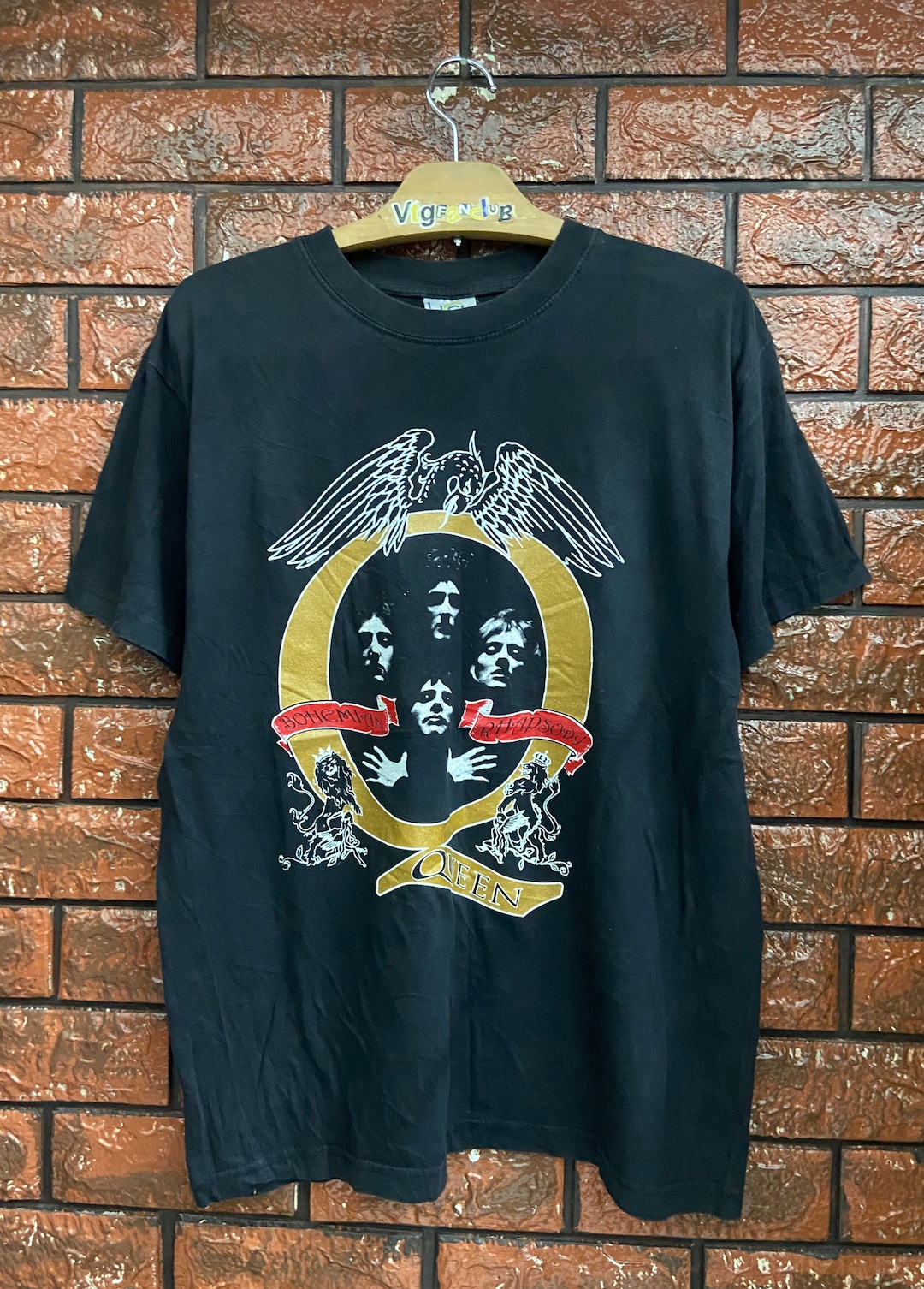 Vintage 90s British Rock Legendary Band Icon Photo Print T Shirt vintage-90s-british-rock-legendary-band-icon-photo-print-t-shirt