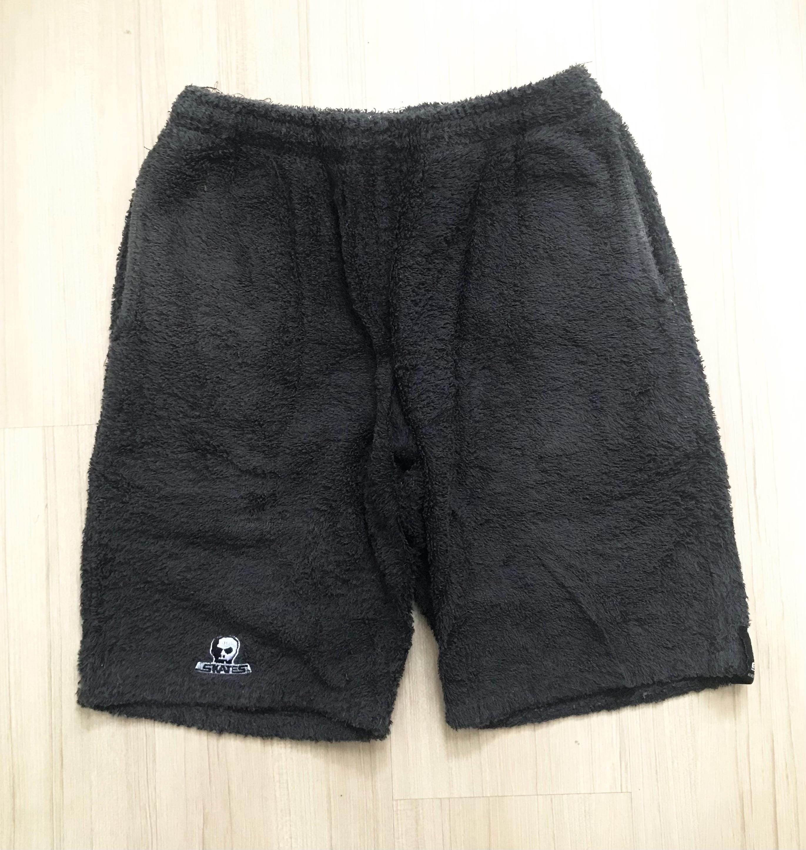 Vintage 90s OG Skull Skates Streetwear Hairy Design Short Vintage 90s OG Skull Skates Streetwear Hairy Design Short