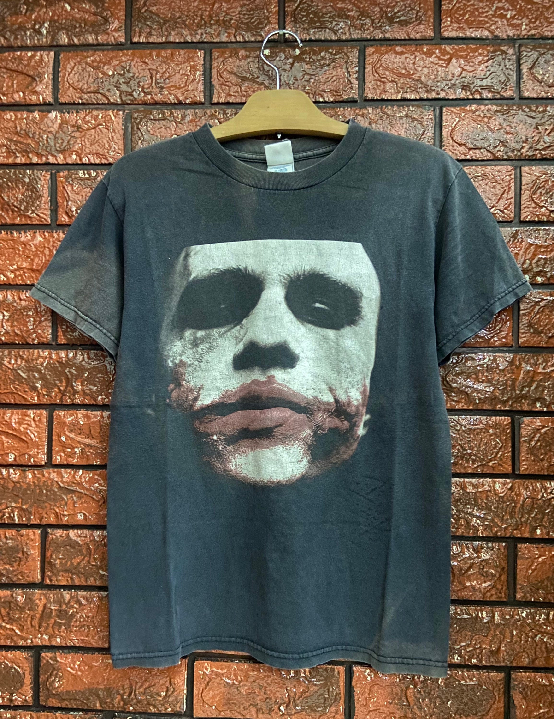 NEW低価 THE DARK KNIGHT JOKER Vintage Movie Tee の通販 by DIGIN ...