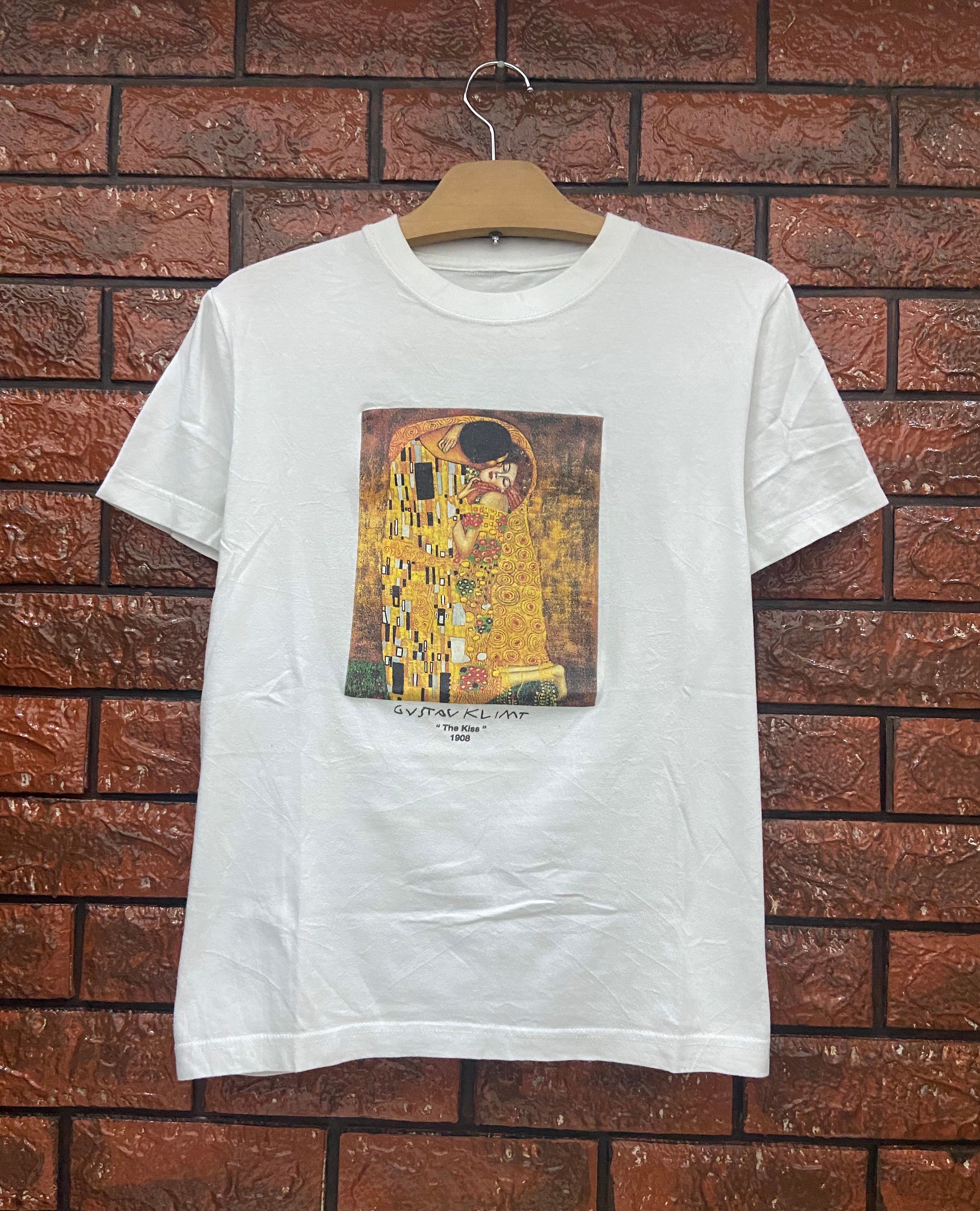 Vintage Gustav Klimt the Kiss 1907 Abstract Artwork T Shirt